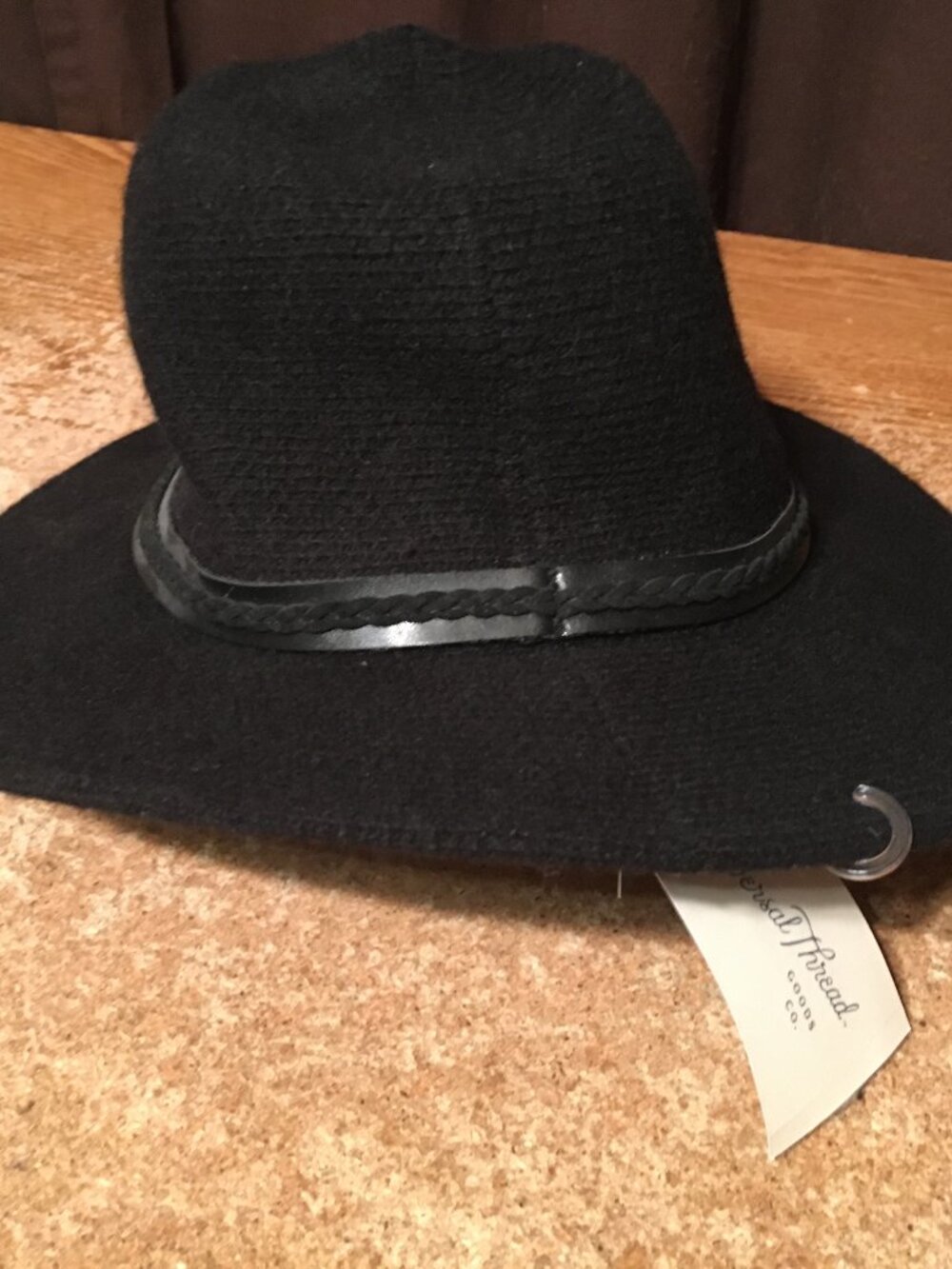 UNIVERSAL TREAD GOODS CO, WOMEN'S HAT BLACK NEW